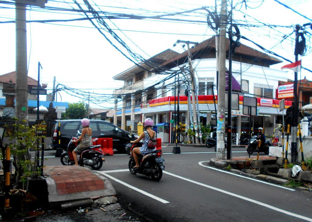 Reddoorz At Kerobokan Seminyak 2 Exterior photo
